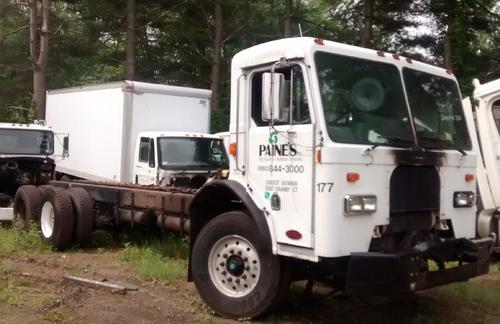 PETERBILT 320