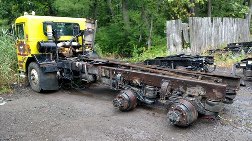 PETERBILT 320