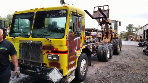 PETERBILT 320
