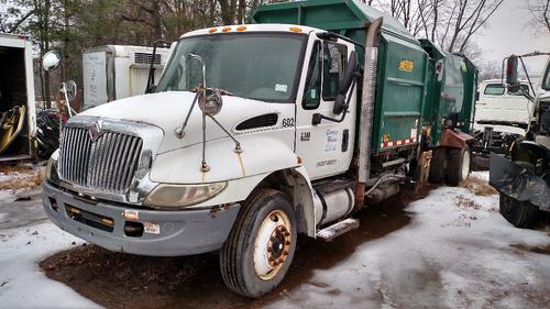 INTERNATIONAL 4300