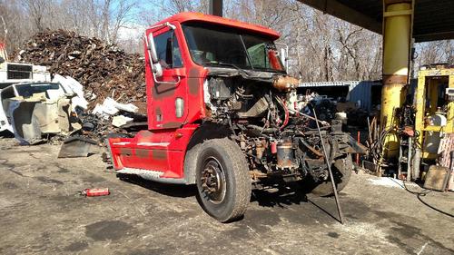 FREIGHTLINER COLUMBIA 120