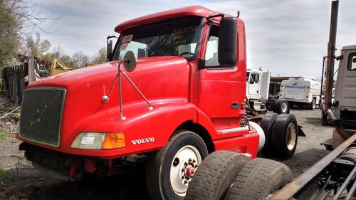 VOLVO VNL200