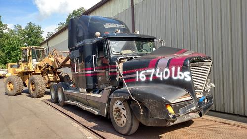 FREIGHTLINER FLD120