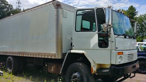 STERLING SC8000 CARGO