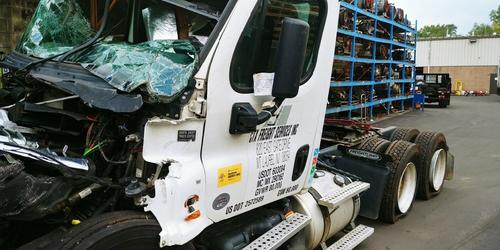 FREIGHTLINER CASCADIA 125