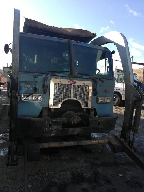 PETERBILT 320