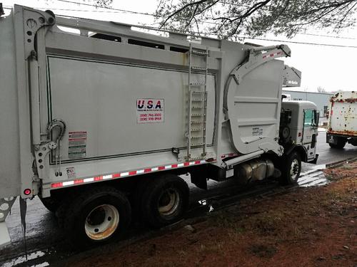 PETERBILT 320
