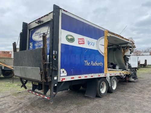FREIGHTLINER M2 106 Medium Duty