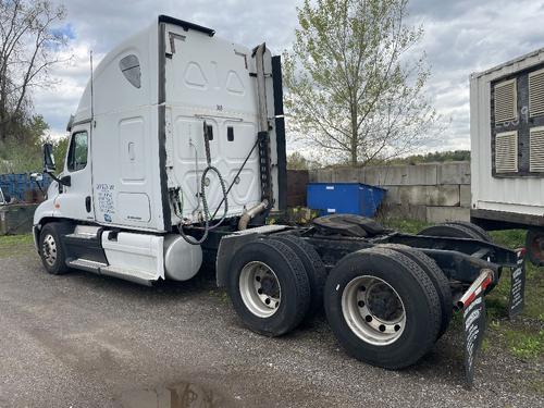 FREIGHTLINER CASCADIA 125