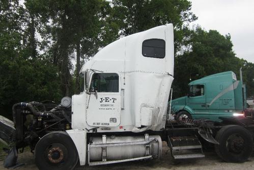 FREIGHTLINER FLD120