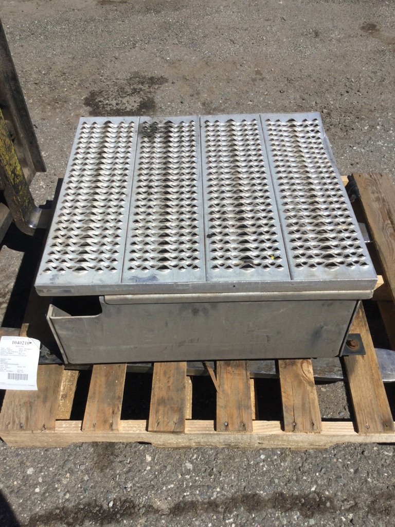 PETERBILT 579 Battery Box #1040210 for sale by Rydemore Heavy Duty ...