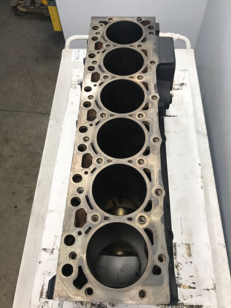 CUMMINS ISB 6.7L Cylinder Block OEM# 4990442 in Dorr, MI #501-11366