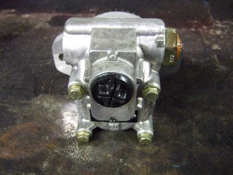 CUMMINS ISB Power Steering Pump OEM 7685 988 518 in New Paris, OH 55712
