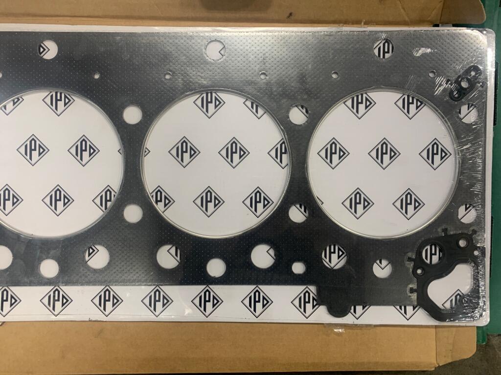 CUMMINS ISX Cylinder Head Gasket OEM 4299098 in Abbotsford, BRITISH