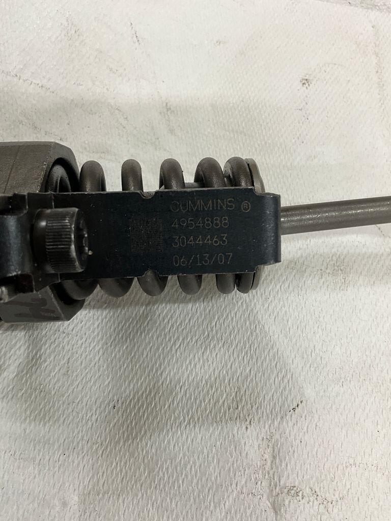 CUMMINS ISX Fuel Injector OEM 4954888 in CRANDALL, TX 74083