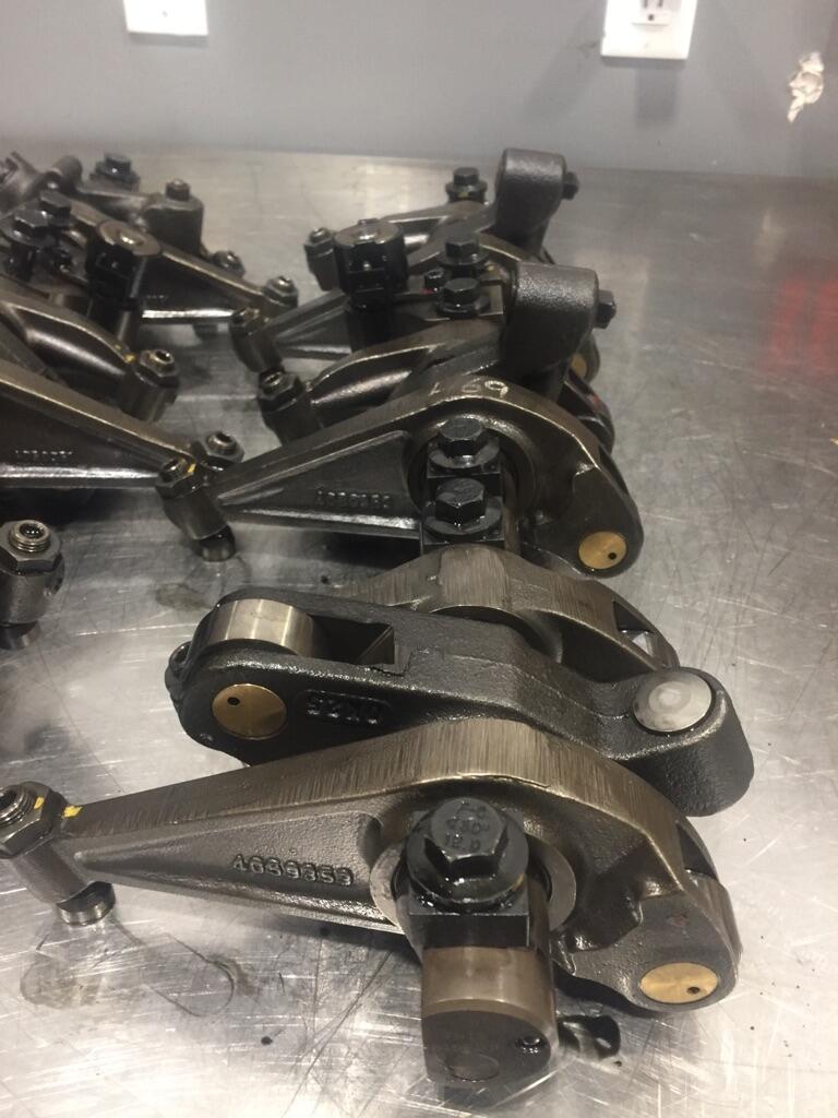 CUMMINS ISX Rocker Arm OEM 4059351 in Abbotsford, BRITISH COLUMBIA 32904