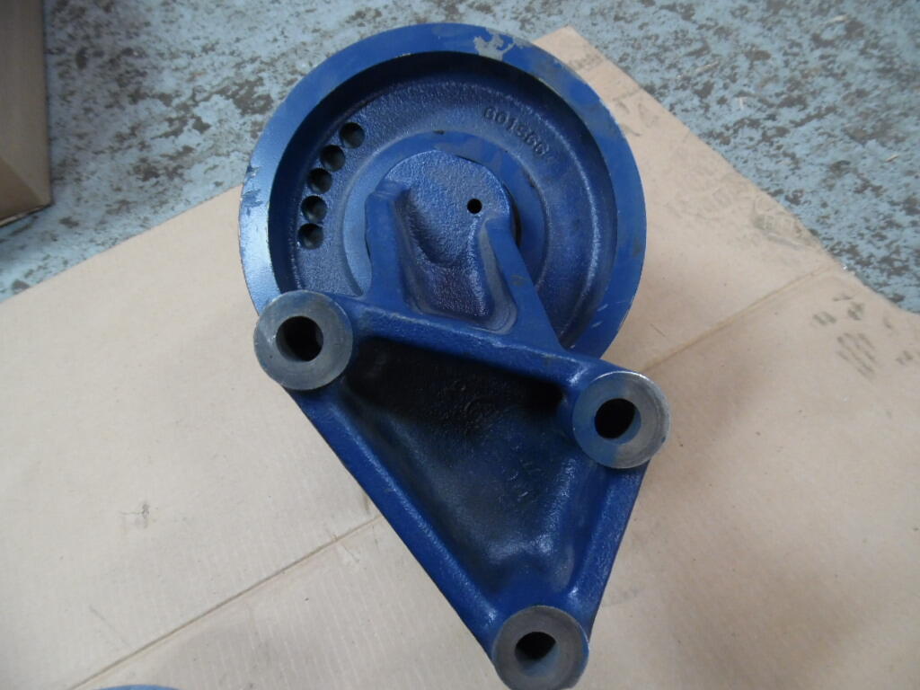 CUMMINS FAN CLUTCH/HUB ASSEMBLY OEM 989306 in Wykoff, MN 52102