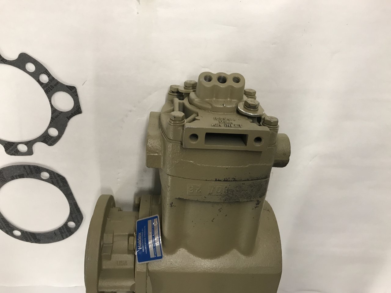 Cummins N14 CELECT+ Air Compressor in Spencer, IA HX 3049186X