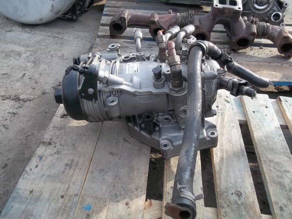 DETROIT DD13 FUEL FILTER HOUSING in Stockton, CA 2053927