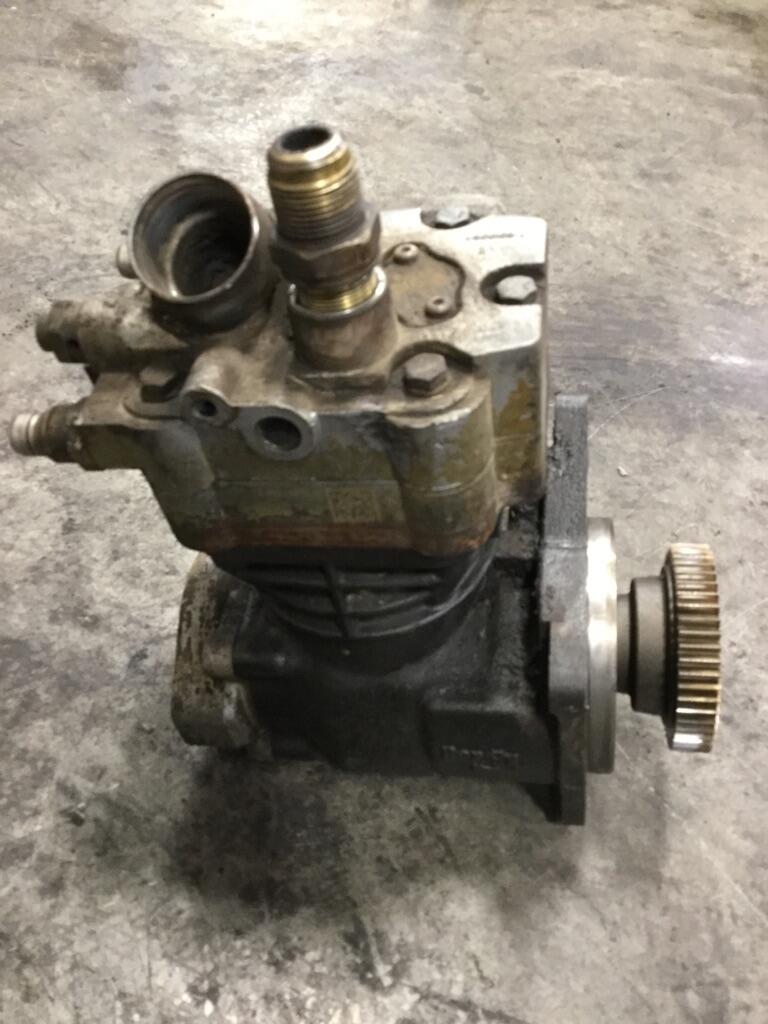 DETROIT DD15 Air Compressor in Abbotsford, BRITISH COLUMBIA 5732