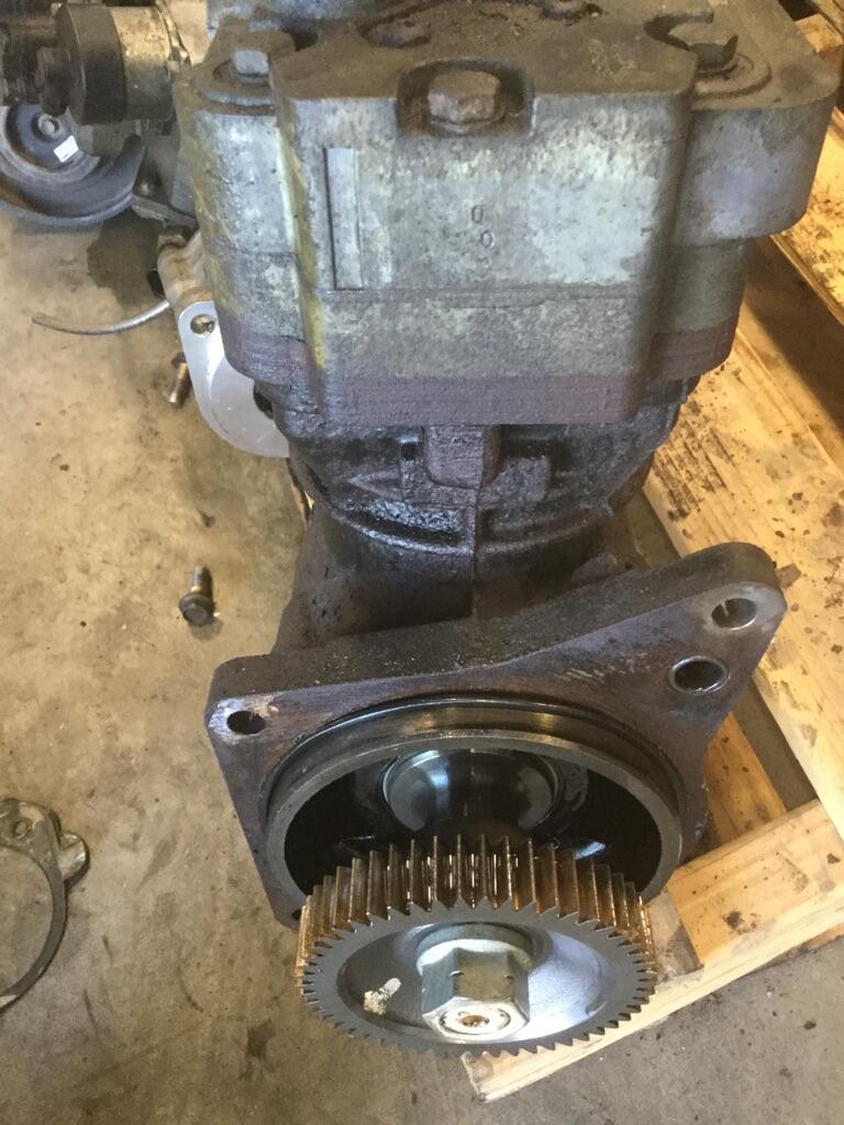 DETROIT DD15 Air Compressor OEM K042437 in Abbotsford, BRITISH