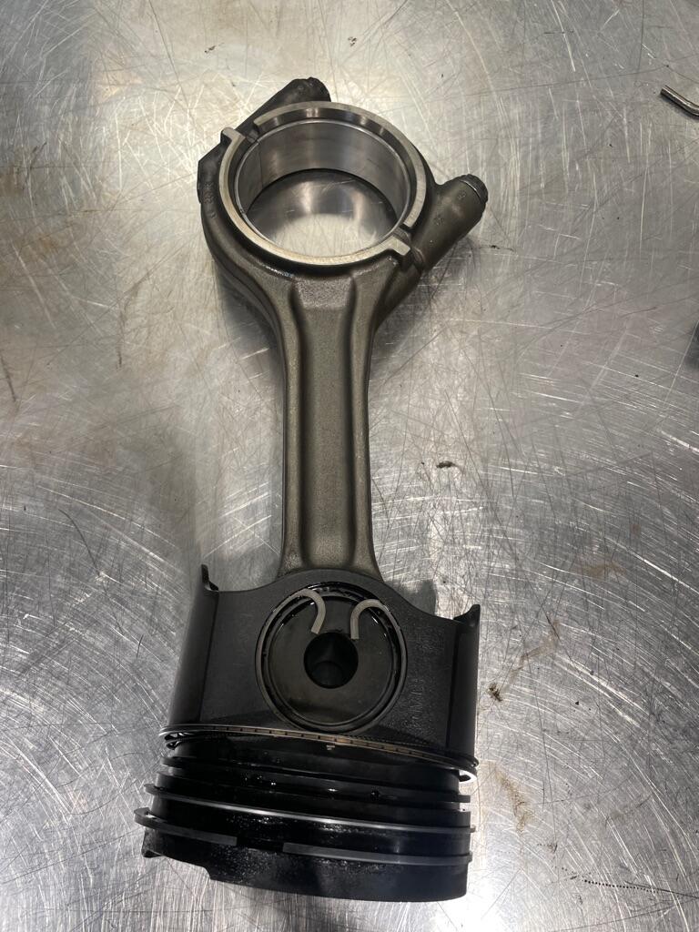 DETROIT DD15 Connecting Rod in Abbotsford, BRITISH COLUMBIA 34130