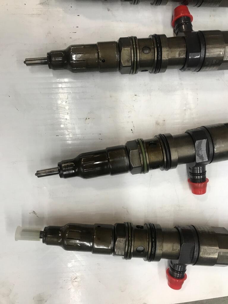 DETROIT DD15 Fuel Injector OEM A4720700887 in Abbotsford, BRITISH