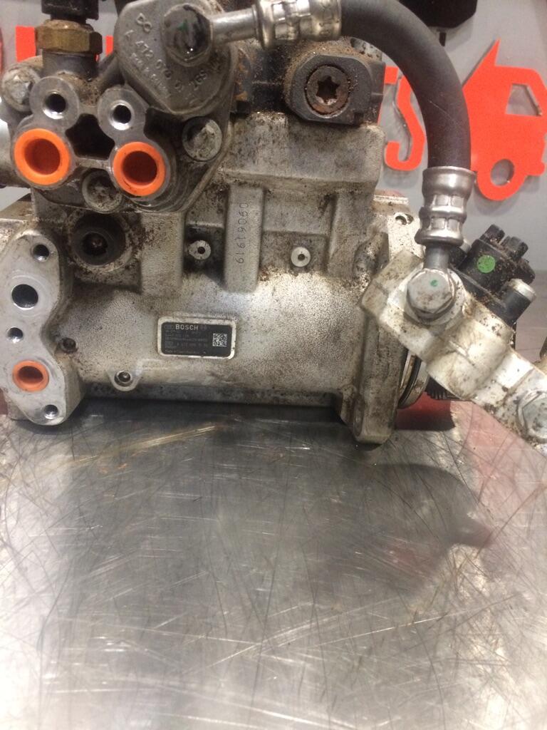 DETROIT DD15 Fuel Pump (Injection) OEM A4720901550 in Abbotsford