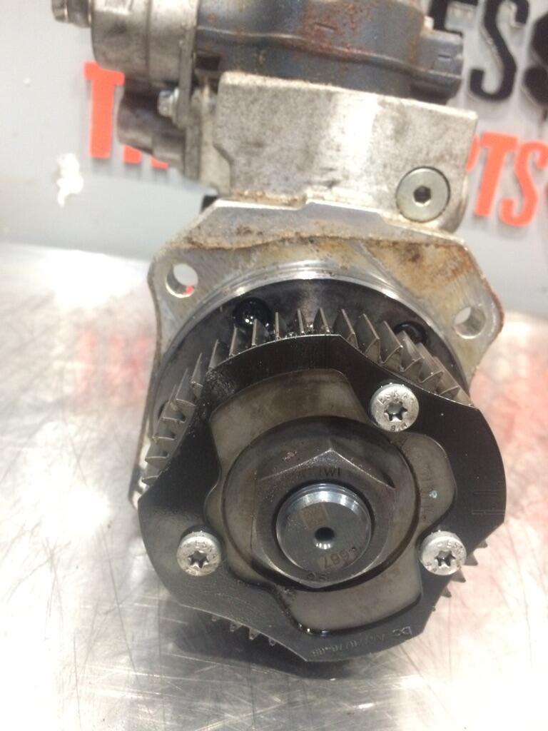 DETROIT DD15 Fuel Pump (Injection) OEM A4720901550 in Abbotsford