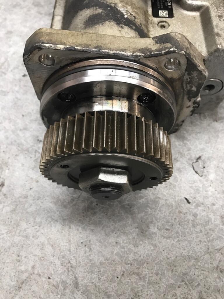 DETROIT DD15 Fuel Pump (Injection) OEM A4700900050 in Abbotsford