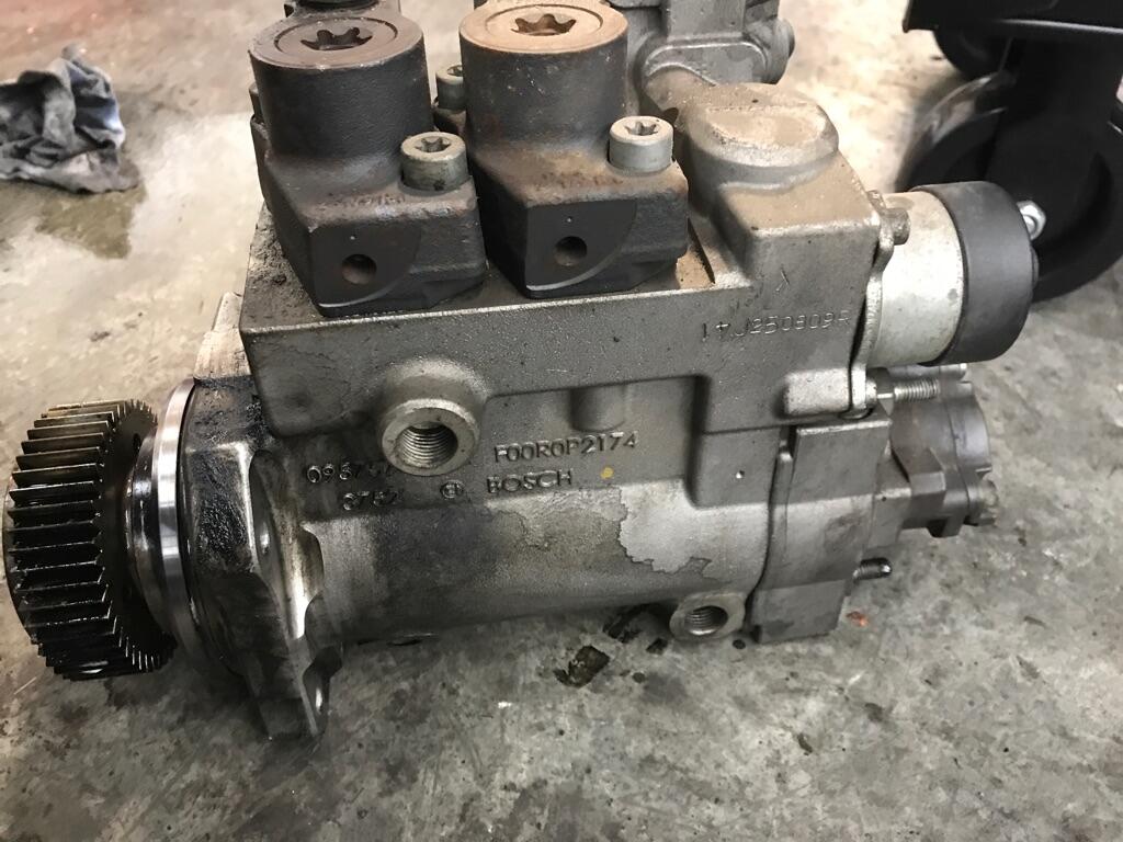 DETROIT DD15 Fuel Pump (Injection) OEM A4720900350 in Abbotsford