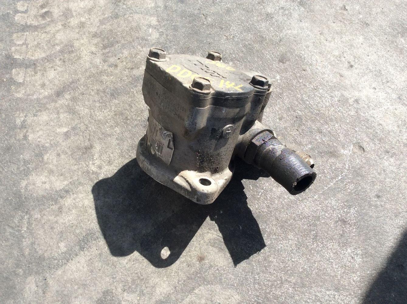 Detroit DD15 Power Steering Pump in UCON, ID 749206