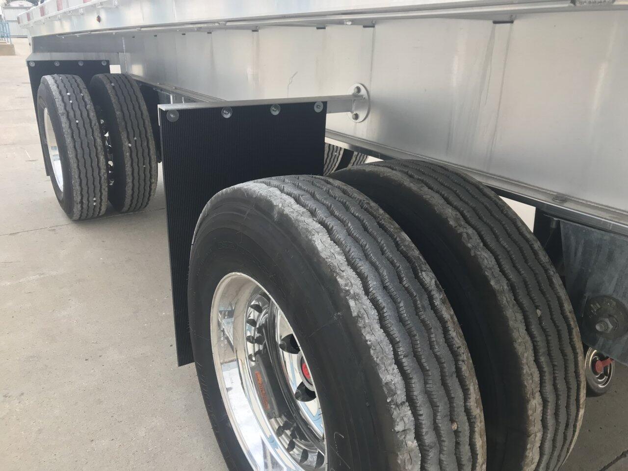 Heavy Trucks & Commercial Vehicles