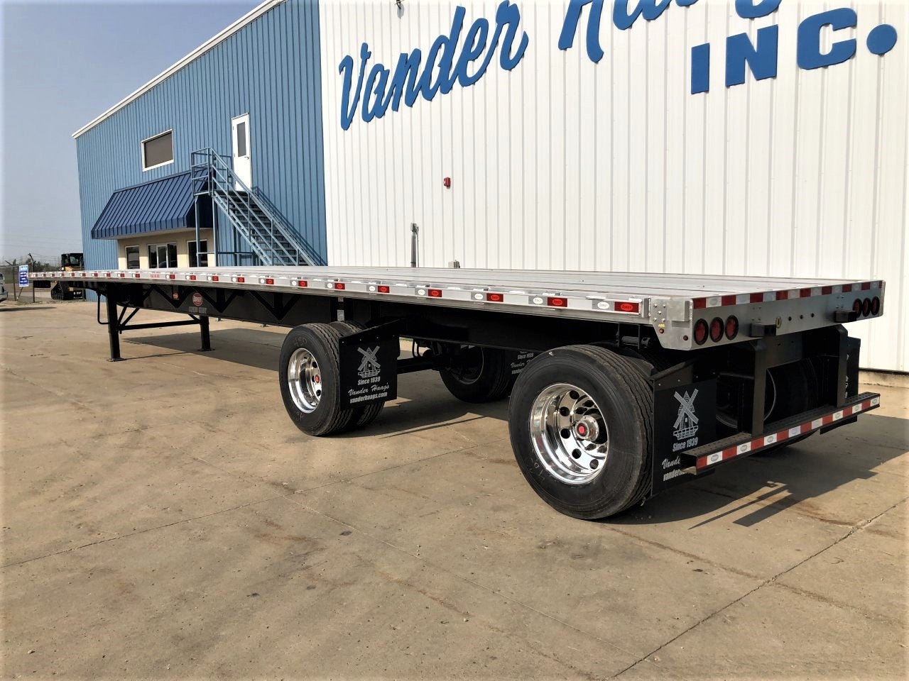 Heavy Trucks & Commercial Vehicles