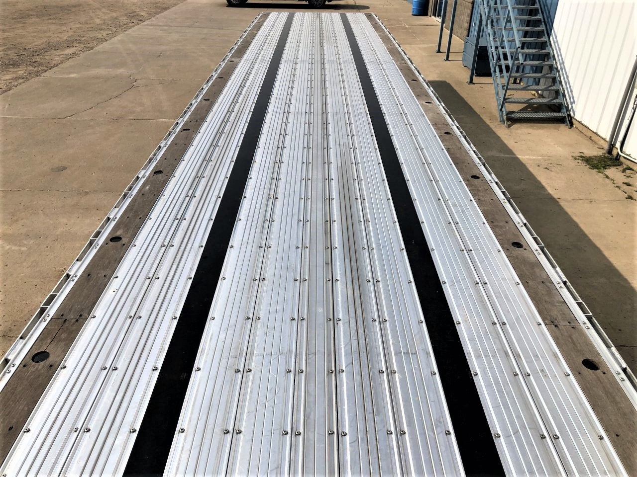 Heavy Trucks & Commercial Vehicles