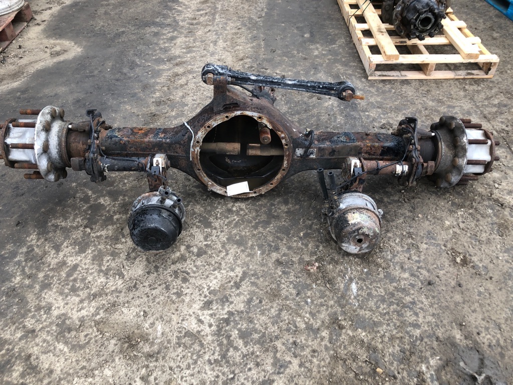 Eaton DS404 Axle Housing (Front) in Council Bluffs, IA #24637785