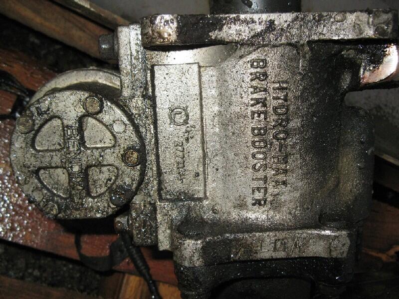 FORD F800 Power Brake Booster in Westland, MI 57506