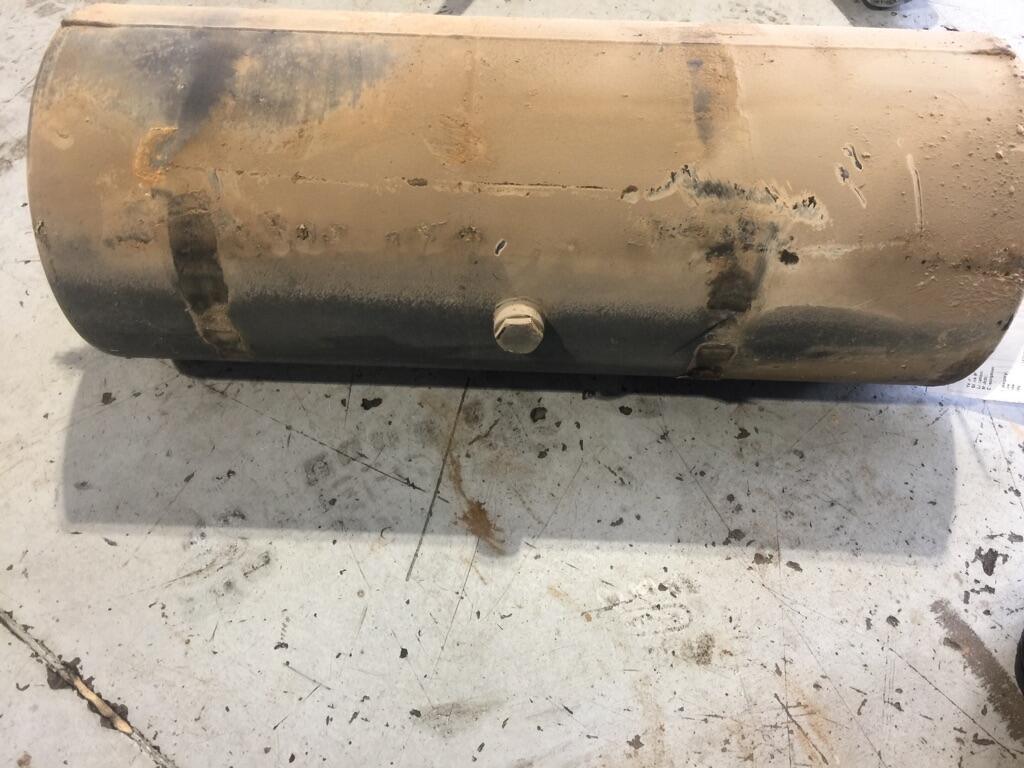 Ford L9000 Air Tank In Defuniak Springs Fl 9993