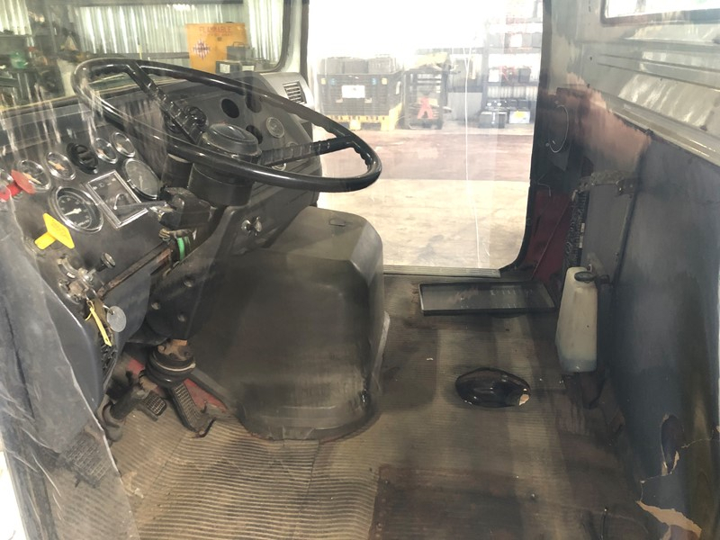 ford l9000 interior parts