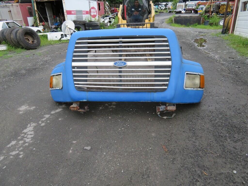 FORD L9000 Hood in Wurtsboro, NY 3542