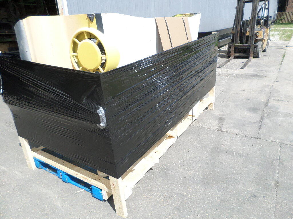 FORD LA9000 HOOD OEM AEROMAX in Wykoff, MN 49433