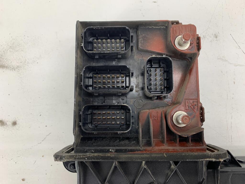 FREIGHTLINER A06-75981-002 Fuse Box OEM# A0675981002 in OWENSBORO, KY ...