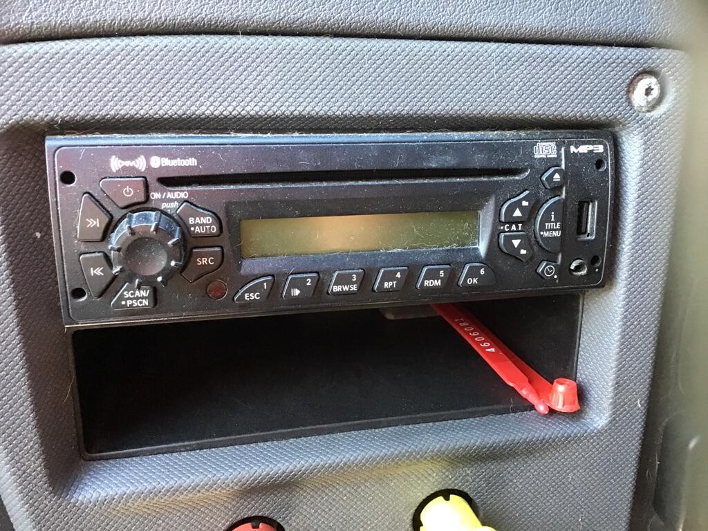 FREIGHTLINER CASCADIA 125 RADIO AM/FM/CD in Easton, MD RADIO15H0010