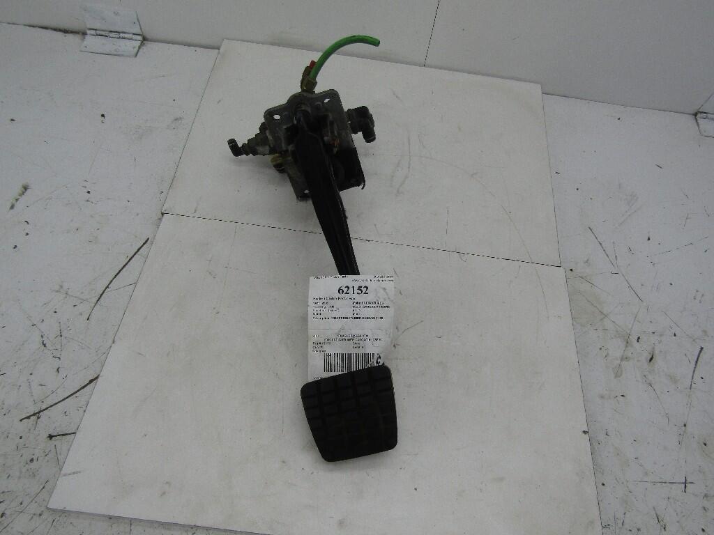 FREIGHTLINER CASCADIA Brake / Clutch Pedal Box OEM 1220222000 in