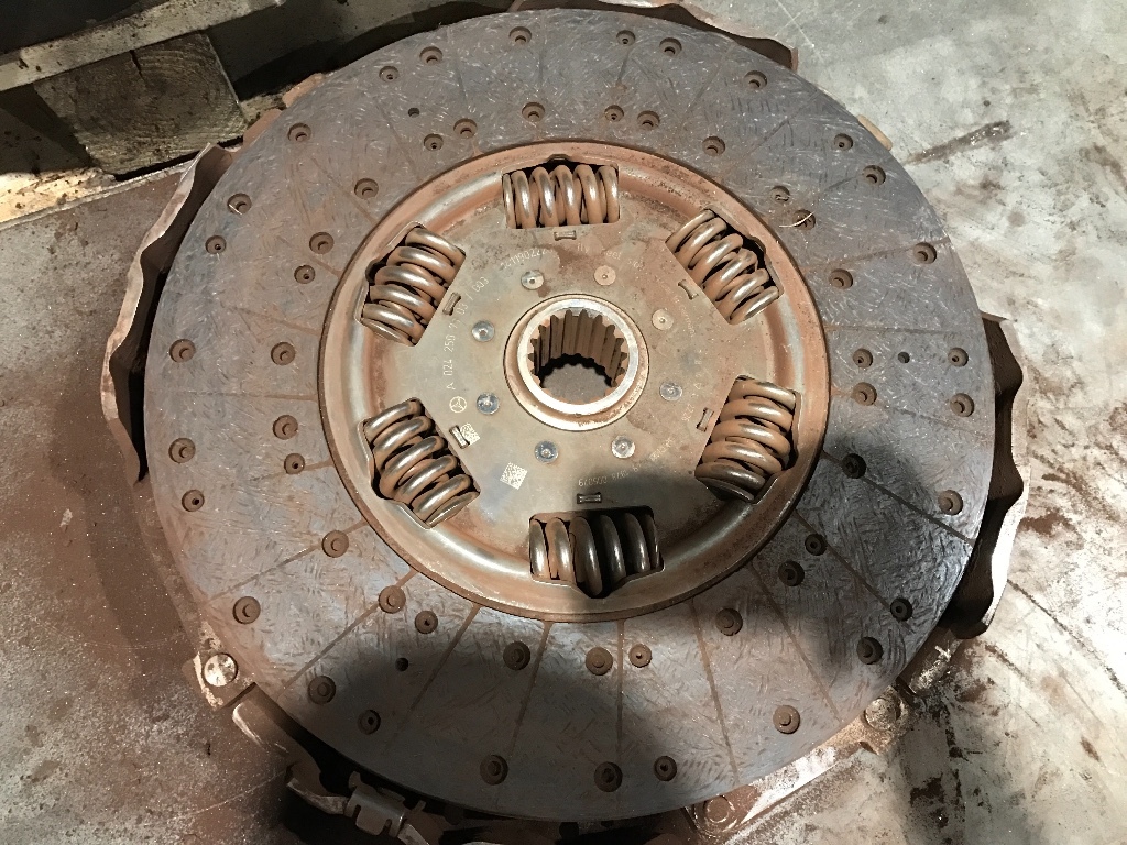 FREIGHTLINER CASCADIA Clutch Disc OEM a 024 71 03 003 in Abbotsford