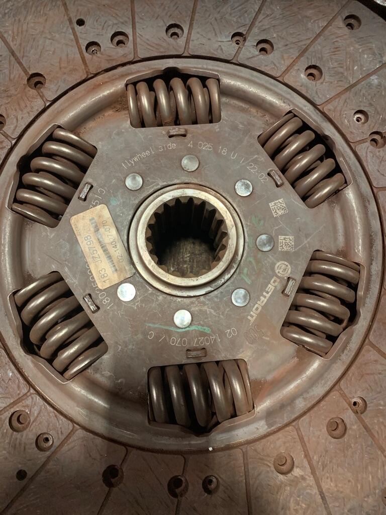 FREIGHTLINER CASCADIA Clutch Disc OEM 0214027070 in Abbotsford