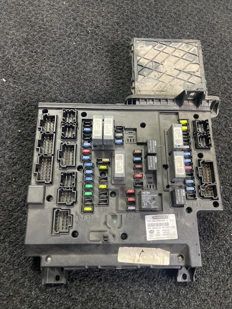 FREIGHTLINER CASCADIA Electronic Chassis Control Modules OEM A0675981
