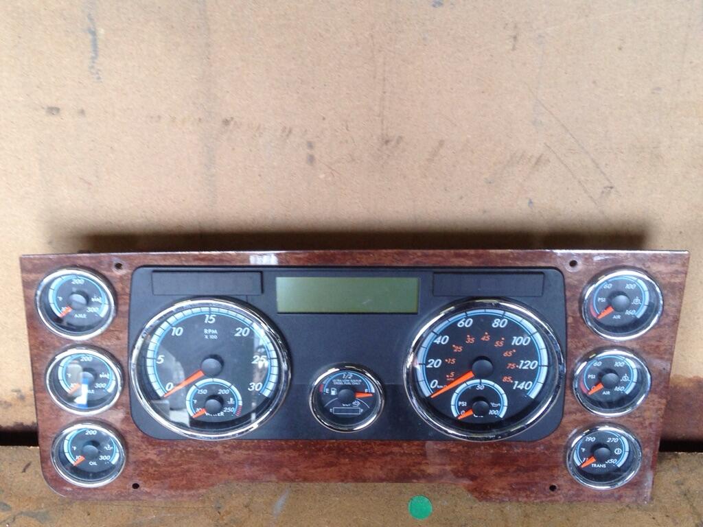 FREIGHTLINER CASCADIA Instrument Cluster OEM A0684379120 in
