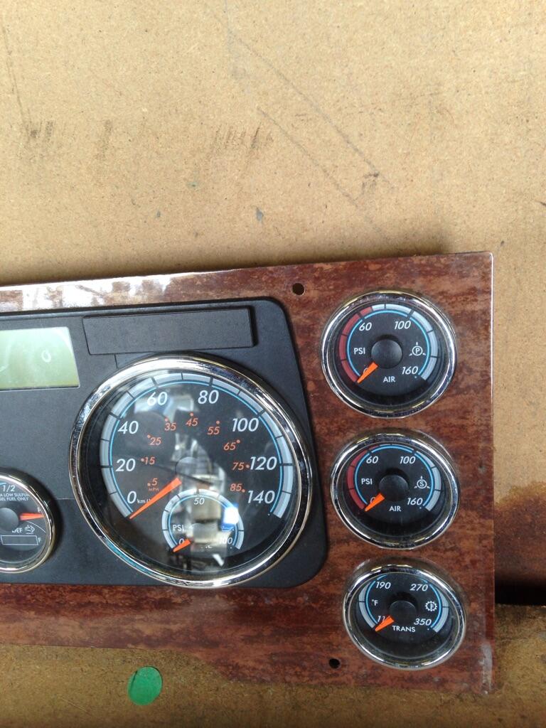 FREIGHTLINER CASCADIA Instrument Cluster OEM A0684379120 in