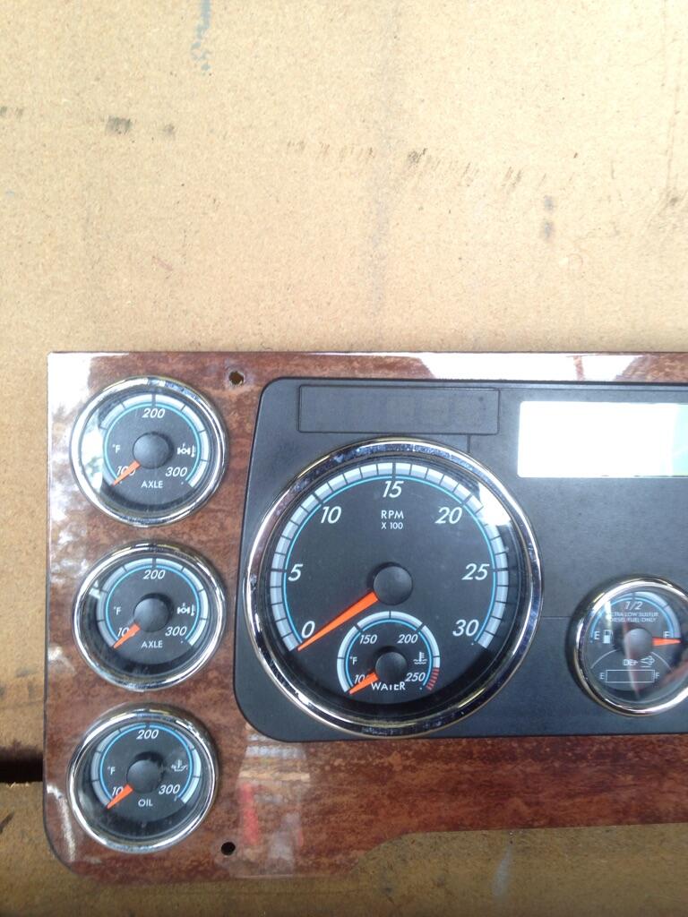 FREIGHTLINER CASCADIA Instrument Cluster OEM A0684379120 in